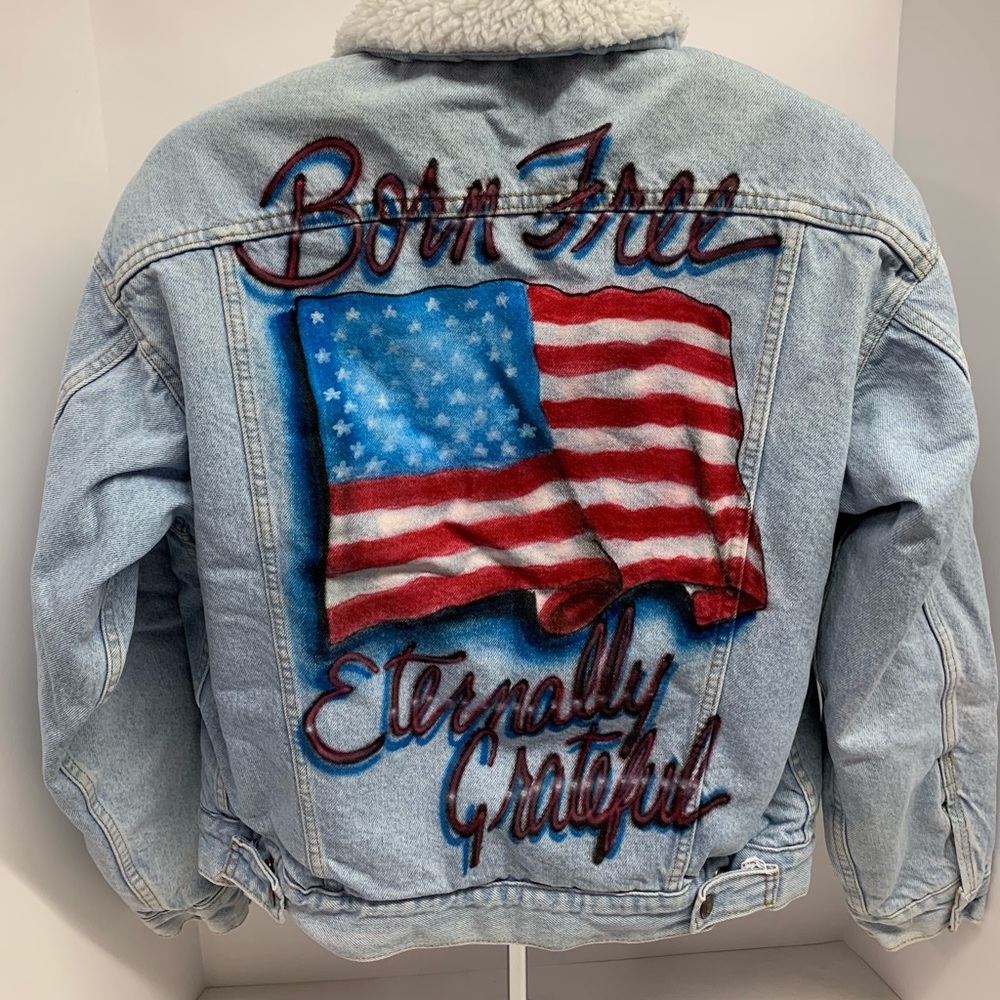 Vintage Type III Levis Women’s 1970s or 1980s Jean Jacket Born Free Size Large